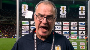 VIDEO - La furiosa reacción de Marcelo Bielsa que se viralizó y dio la vuelta al mundo tras la eliminación de Uruguay
