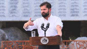 CAE o borrar con el codo lo escrito con la mano