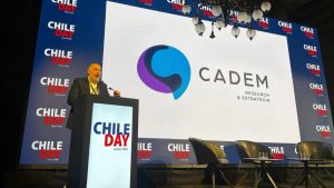 El millonario contrato de Hacienda con Cadem para medir la satisfacción de los usuarios del Estado