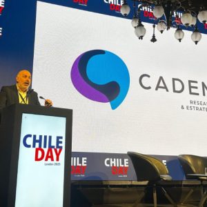 El millonario contrato de Hacienda con Cadem para medir la satisfacción de los usuarios del Estado
