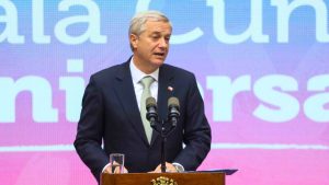 Kast advierte meses difíciles para el empleo y defiende cobro del CAE: 