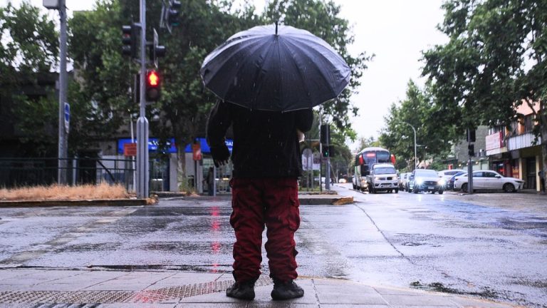 Hora de sacar el paragua: el pronóstico que anticipa la llegada de sistema frontal y cuándo volvería la lluvia a la RM