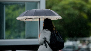 Vuelve la lluvia a Santiago: los días en que caerán precipitaciones y la cantidad de agua que se espera