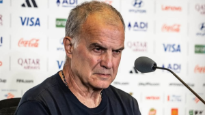 Los pobres números de Marcelo Bielsa en Mundiales: Uruguay, al borde de la eliminación