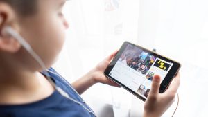 La ley australiana contra las redes sociales que los adolescentes aprendieron a burlar