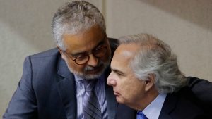 Qué dicen los nuevos chats entre Luis Hermosilla y Andrés Chadwick que fueron incorporados a la causa contra exfiscal Guerra