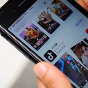 FOTO - El peligroso juguete viral de TikTok que llegó a Chile y alerta por riesgo de explosiones y quemaduras graves