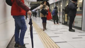 Metro anuncia cierre de accesos por sistema frontal: revisa las estaciones afectadas