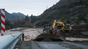 Lluvias activan alerta por riesgo de aluviones en 10 comunas de la RM