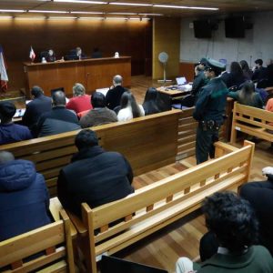 Usaban huellas de pacientes para cobrar prestaciones inexistentes: el fraude de más de $260 millones que golpeó a Fonasa
