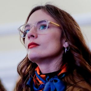 Vallejo vuelve a la arena política: acusa 