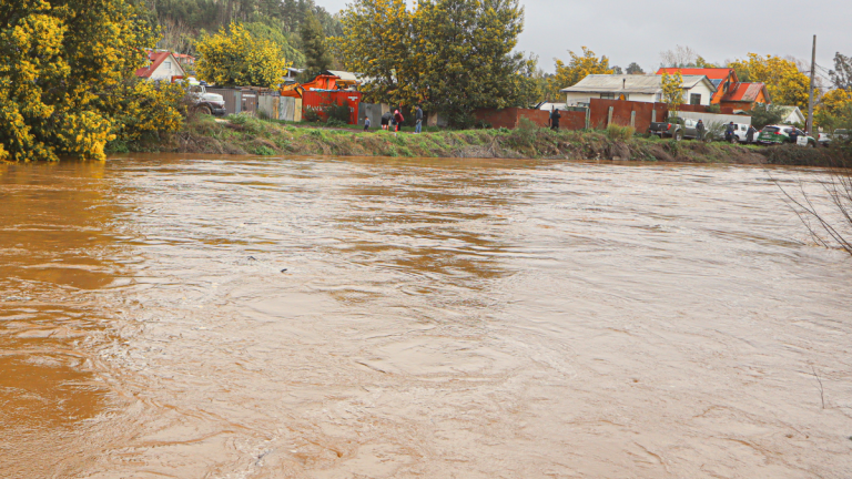 Las comunas en las que Senapred declaró alerta roja ante el riesgo de desborde de ríos
