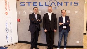 Stellantis eleva a 45% la participación del crédito en sus ventas tras alianza conSantander Consumer