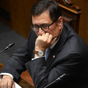 Tras crisis por Estrecho de Magallanes: oposición anuncia interpelación a canciller Pérez Mackenna