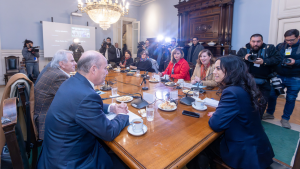 El acuerdo imposible que intenta Paulina Núñez (y la participación a regañadientes de Quiroz)