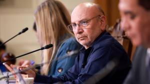 Juan Luis Castro, senador PS: “El protagonismo excesivo de algunos ha hecho que las formas obnubilen el fondo”
