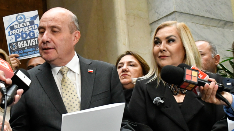 Jiles ratifica intención del PDG de mandar a mixta megarreforma: 