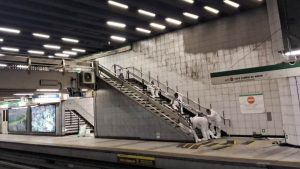 Metro confirma presencia de asbesto en tren quemado: qué es este material y por qué activó protocolos de seguridad