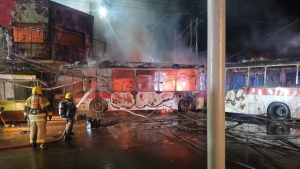 Qué se sabe del origen del choque e incendio que dejó 5 muertos en la comuna de Santiago
