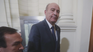 Quiroz no da su brazo a torcer y rechaza propuesta de alcaldes por contribuciones: 