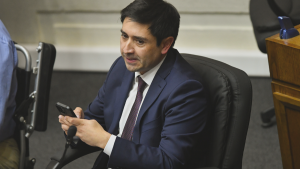 Funcionarios fantasmas, falsas asesorías y fundación para fines personales: la declaración de ex asesor que hunde al senador Calisto