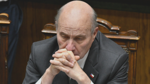 La voltereta de Quiroz: retira nueva rebaja a impuesto corporativo para salvar acuerdo con PPD