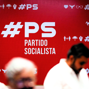 El PS se humilla solo