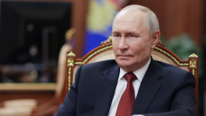 Quién es el nuevo enemigo de Vladimir Putin y por qué le puso precio a su cabeza