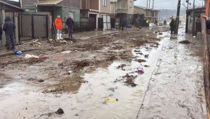 Marejadas golpean a Penco, la comuna más afectada por los incendios: reportan 80 viviendas dañadas y 12 con pérdida total