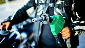 Enap confirma fuerte baja en combustibles: estos son los nuevos precios de las bencinas