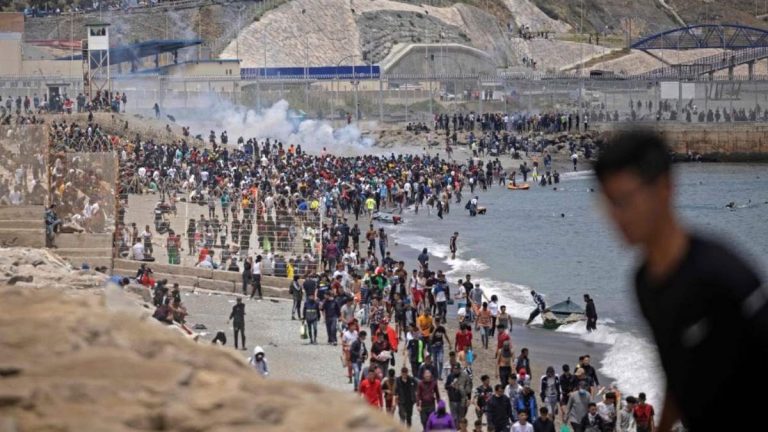 Italia restringe el libre tránsito con España mientras la crisis en Ceuta suma 43 muertos y 50 mil ingresos irregulares