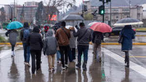 A qué hora vuelve la lluvia a Santiago este jueves