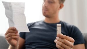 Cómo funciona el test de drogas que encendió las alarmas en el Gobierno: examen de pelo detecta consumo de hasta cuatro meses