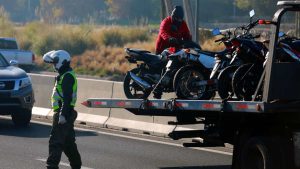 Nueva normativa pone fin a los remolques con cuerdas: estas son las estrictas reglas que deberán cumplir los conductores