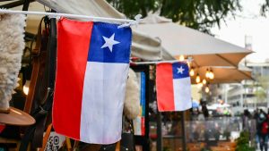 Con sueldos de hasta $1,2 millones: revisa las ofertas de trabajo por Fiestas Patrias y cómo postular