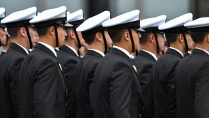 Asfixia, amenazas y lesiones: La querella que complica a la Escuela Naval por presuntas torturas