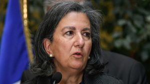 Ministra Chomali resta sustento a 