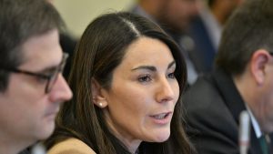Ministra María Paz Arzola cuestiona gasto en gratuidad y apunta a 