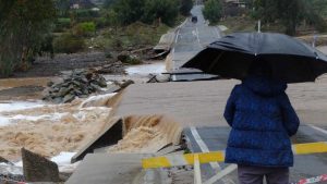 “Hay que mantenerse alerta”: Kast llama a extremar precauciones por intensas lluvias en el norte mientras Antofagasta suspende las clases