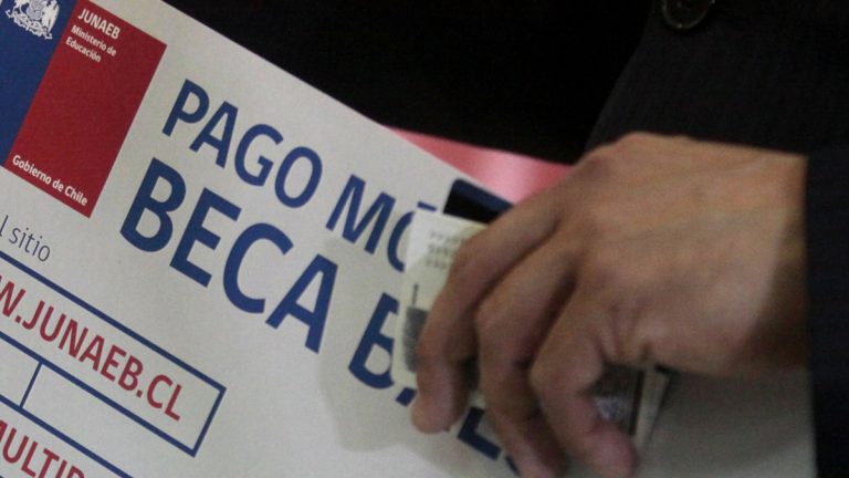 Tras detectar deuda de $92 mil millones: cómo el Gobierno planea reformular Becas Chile