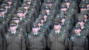 Tope de edad y estado civil: las modificaciones a los requisitos para ingresar a Carabineros