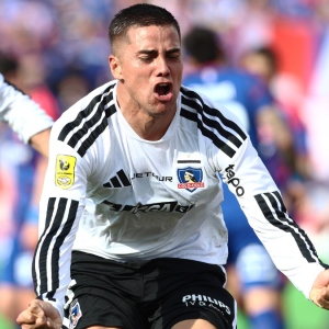 VIDEOS - Los goles con los que Colo Colo se impuso por 2-1 a la U en el Superclásico 200