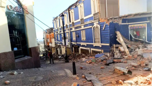 VIDEOS - Heridos, desaparecidos y derrumbes provocó terremoto de magnitud 7,4 en Colombia