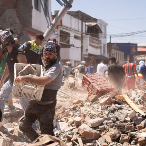 VIDEOS - Terremoto en Colombia: rescatan a 40 personas, mientras se espera la llegada de brigadas internacionales