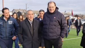 Cercanía reciente de Fidel Espinoza con ministro Poduje le estaría jugando en contra en su propio sector