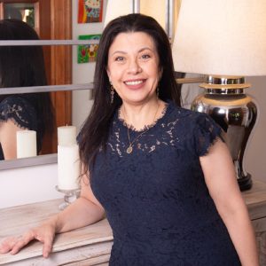 Gabriela Clivio y el 'Impuesto Rosa': la diferencia de precios que aún pagan las mujeres en Chile sólo por su género