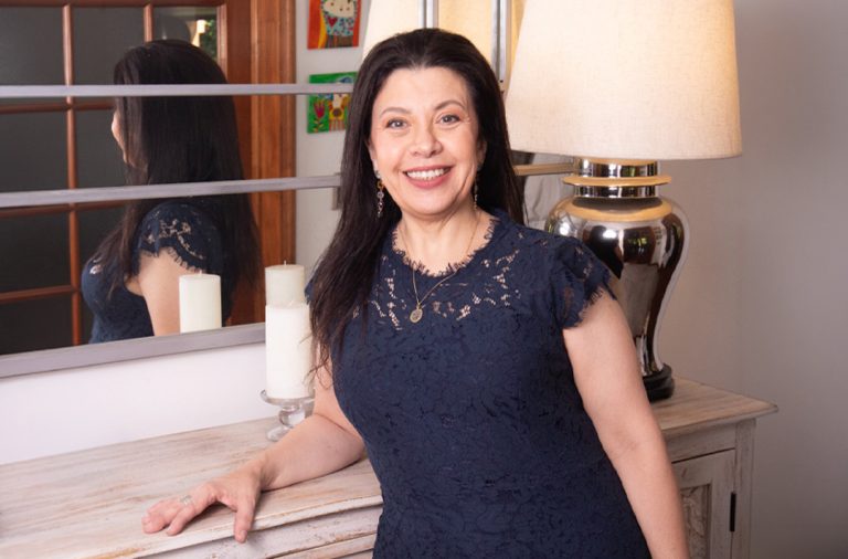 Gabriela Clivio y el 'Impuesto Rosa': la diferencia de precios que aún pagan las mujeres en Chile sólo por su género