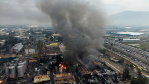 Incendio químico en Quilicura: qué produce la empresa Panimex y por qué está en el ojo del huracán