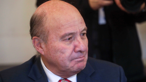 Lo que busca el Frente Amplio al recurrir a Contraloría por eventual conflicto de interés del ministro Quiroz