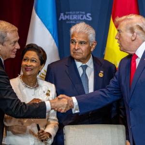 Encuesta Cadem: 87% rechaza alza de aranceles de Estados Unidos y 52% cree que se debería privilegiar las relaciones comerciales con China